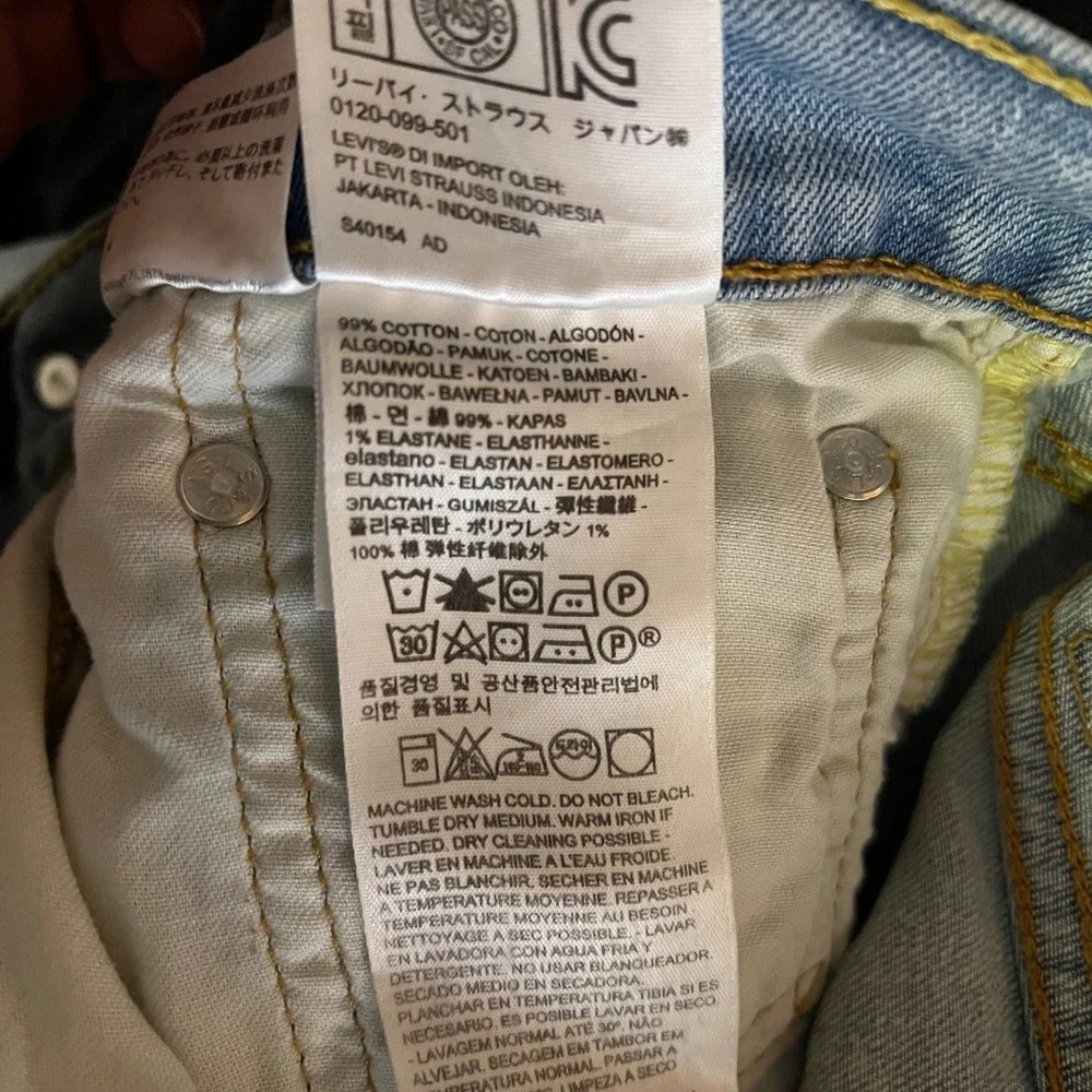 Levis 514 Straight Fit Jeans Mens 33x30 Light Wash Blue Denim trash distressed